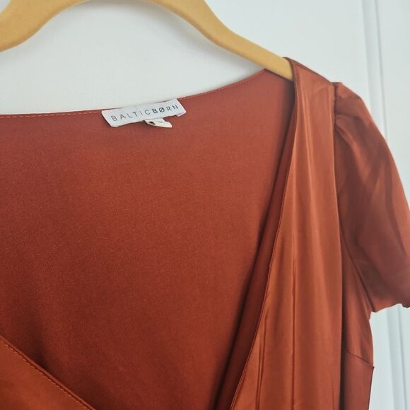 Baltic Born -Krystal Satin Wrap Gown Cinnamon Maxi Dress Size Small Flirty Fall - Picture 6 of 11